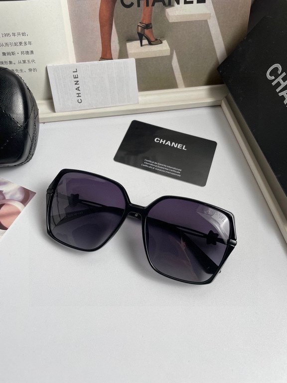 . New   CHANEL Chanel original single quality women's polarized sunglasses   imported Polaroid HD polarized lenses. The official website synchronization sale, fashion atmosphere, travel essential paragraph, buy is to ear