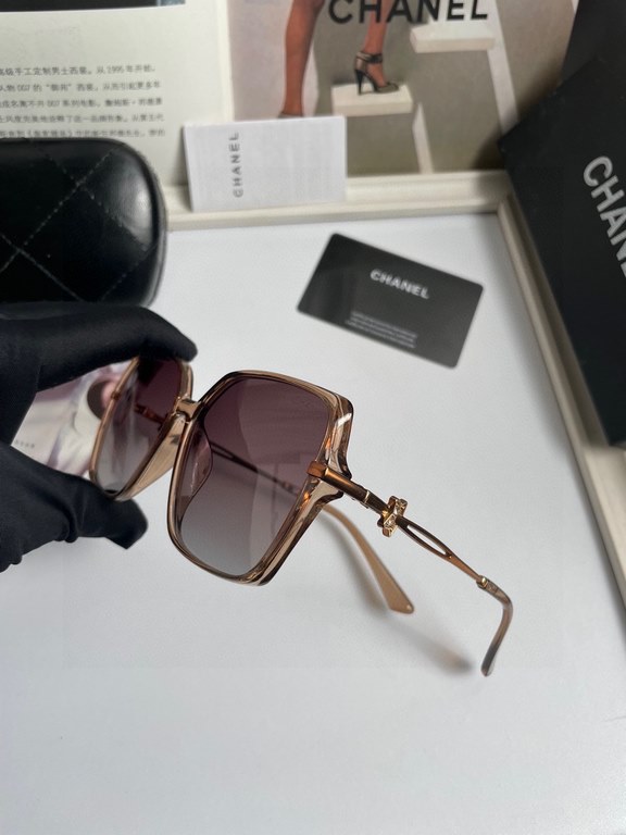 . New   CHANEL Chanel original single quality women's polarized sunglasses   imported Polaroid HD polarized lenses. The official website synchronization sale, fashion atmosphere, travel essential paragraph, buy is to ear