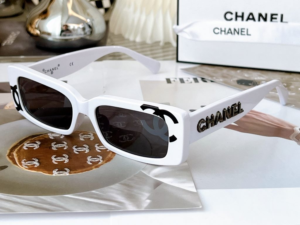 CHANEL 9105 original wide-legged version High version flush color  71473A 2022 summer new small red book hot pushBaked lacquer double C big logo letters baked lacquer whiteSize 54 mouth 18-145