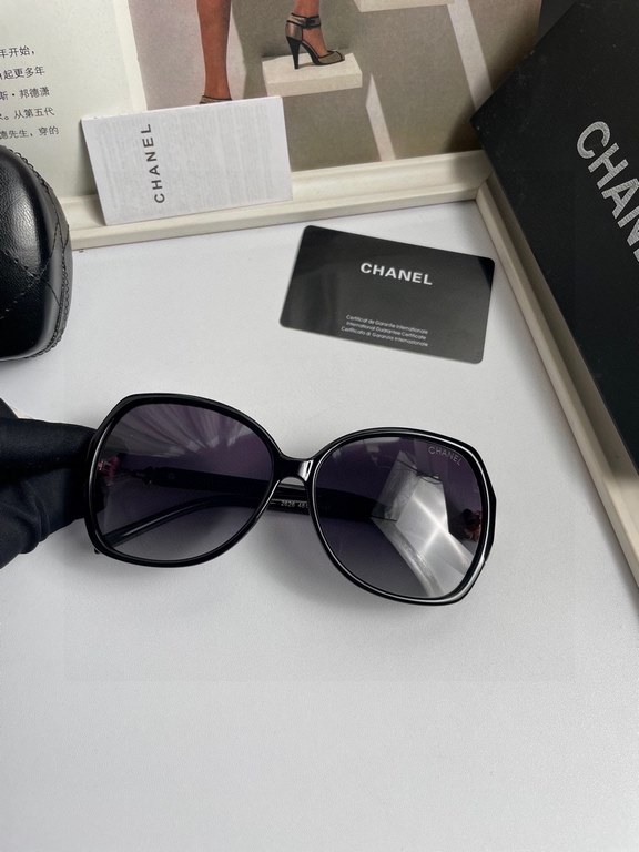 . New   CHANEL Chanel original single quality women's polarized sunglasses   imported Polaroid HD polarized lenses. The official website synchronization sale, fashion atmosphere, travel essential models, buy is to earn