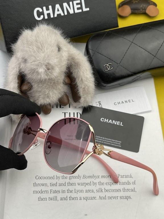 [CHANEL] CHANEL 2024 new camellia trend explosion models fashion round frame sunglasses wear comfortable Net red tide models sunglasses    Model CH9803