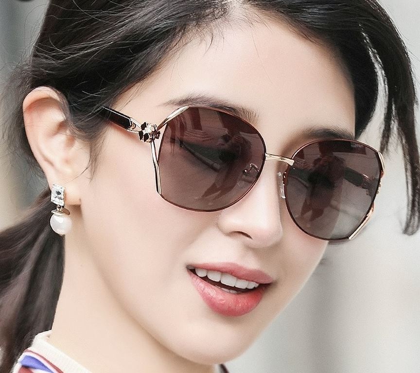 [CHANEL] CHANEL 2024 new camellia trend explosion models fashion round frame sunglasses wear comfortable Net red tide models sunglasses    Model CH9803