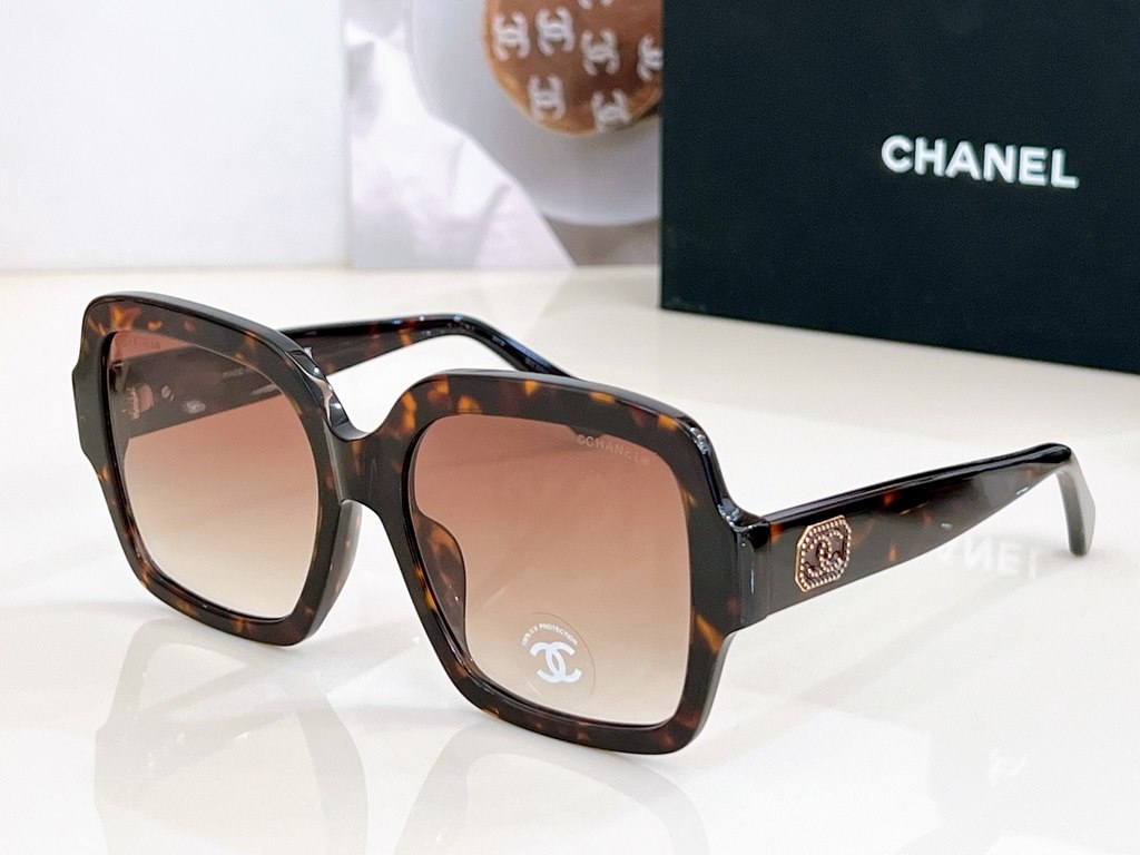 CHANEL The highest version of the market 11 details of the anti-counterfeiting code Recognize the version of   small red book burst recommended glasses Model 5479 Size 56 mouth 18-140