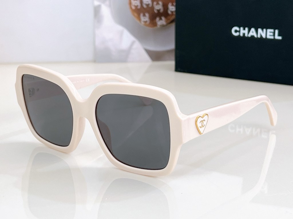 CHANEL The highest version of the market 11 details of the anti-counterfeiting code Recognize the version of   small red book burst recommended glasses Model 5479 Size 56 mouth 18-140