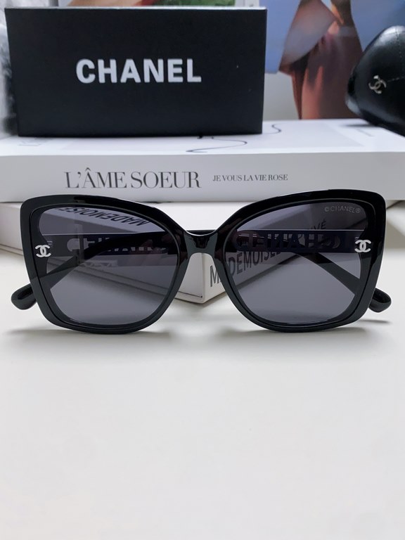 Chanel Chanel 2024 new  ch0772 hollowed out legs new to come~  Elegant temperament of the butterfly design is not picky~Retro modern sense Gift Ma Ma is also very suitable oh