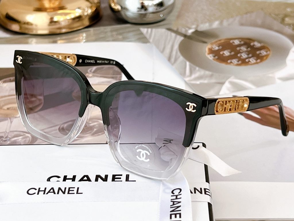 High-quality Price adjustment   CHANEL Lower side of the extended cut edge with tight letters embellishment highlights the fashion personality Model CH0775 Size 64 mouth 15-145