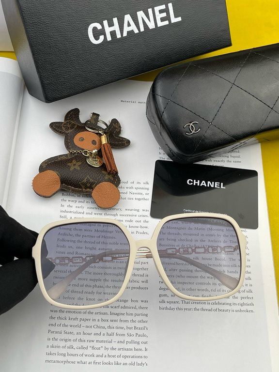 [CHANEL] CHANEL 2024 new trend explosion models fashion box sunglasses wear comfortable Net red tide models sunglasses Ms. high-definition thickened polarized sunglasses     high-quality TR frame    model CH3375