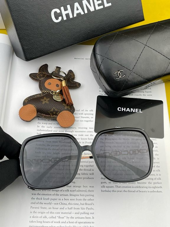 [CHANEL] CHANEL 2024 new trend explosion models fashion box sunglasses wear comfortable Net red tide models sunglasses Ms. high-definition thickened polarized sunglasses     high-quality TR frame    model CH3375