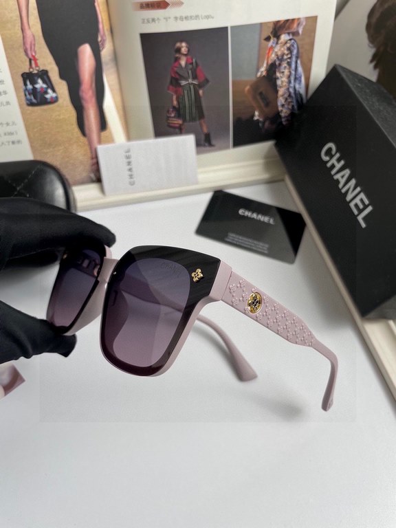 . New   CHANEL CHANEL original single quality women's polarized sunglasses   TR90 Material   Imported Polaroid HD polarized lenses. The official website synchronization sale, fashion atmosphere, travel essential models, 