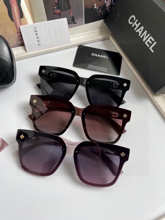 . New   CHANEL CHANEL original single quality women's polarized sunglasses   TR90 Material   Imported Polaroid HD polarized lenses. The official website synchronization sale, fashion atmosphere, travel essential models, 