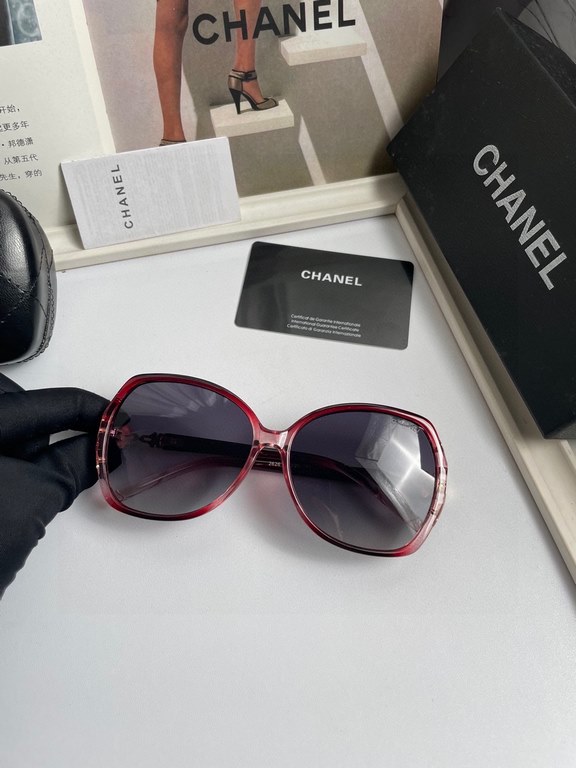 . New   CHANEL Chanel original single quality women's polarized sunglasses   imported Polaroid HD polarized lenses. The official website synchronization sale, fashion atmosphere, travel essential models, buy is to earn