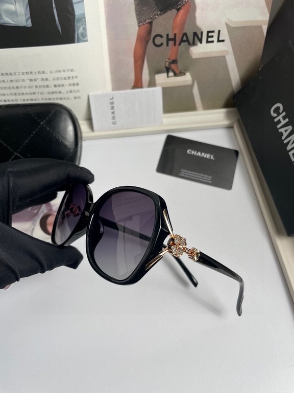 . New   CHANEL Chanel original single quality women's polarized sunglasses   imported Polaroid HD polarized lenses. The official website synchronization sale, fashion atmosphere, travel essential models, buy is to earn