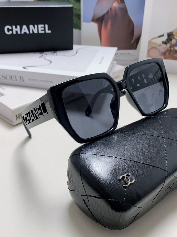 Chanel Chanel 2024 new English letters square box sunglasses female Korean version of the trend of hundred with sunglasses net red street shooting simple glasses