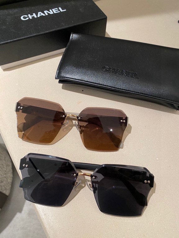 Chanel new models! New shipment! New model shipment!  Women's HD thickened polarized sunglasses     High quality TR-90 frames Fashionable and versatile!5188