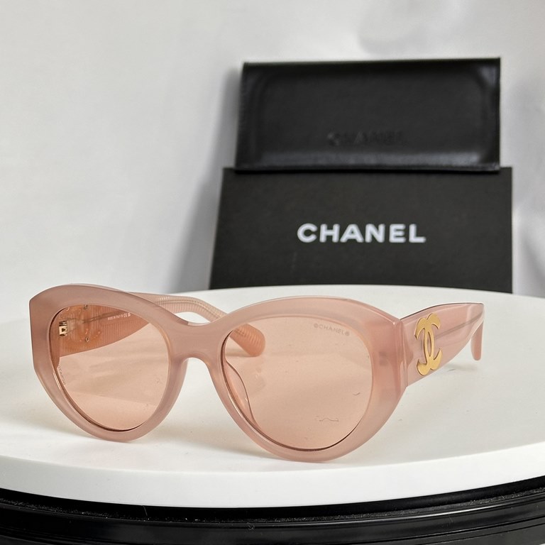 A glance into the summer of the whole network debut   high version of the late but to theChanel2024 summer new arrivals The current very hot grandma fragranceChanel CH5492 sunglasses SIZE54 mouth 19-140