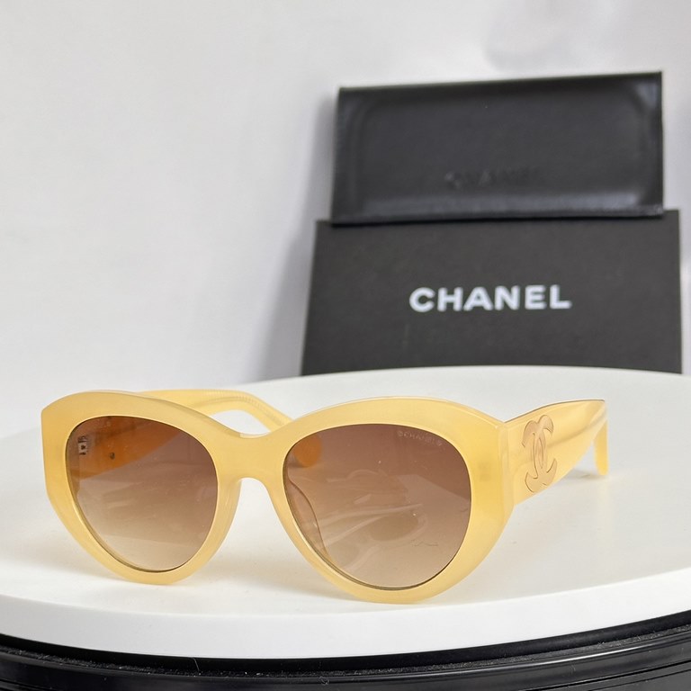 A glance into the summer of the whole network debut   high version of the late but to theChanel2024 summer new arrivals The current very hot grandma fragranceChanel CH5492 sunglasses SIZE54 mouth 19-140