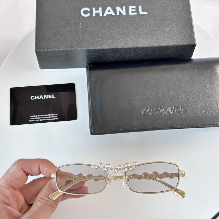 In stock Original Original Chanel Chanel 24 wheat metal flight sunglasses CH9567 official synchronization Arrived!