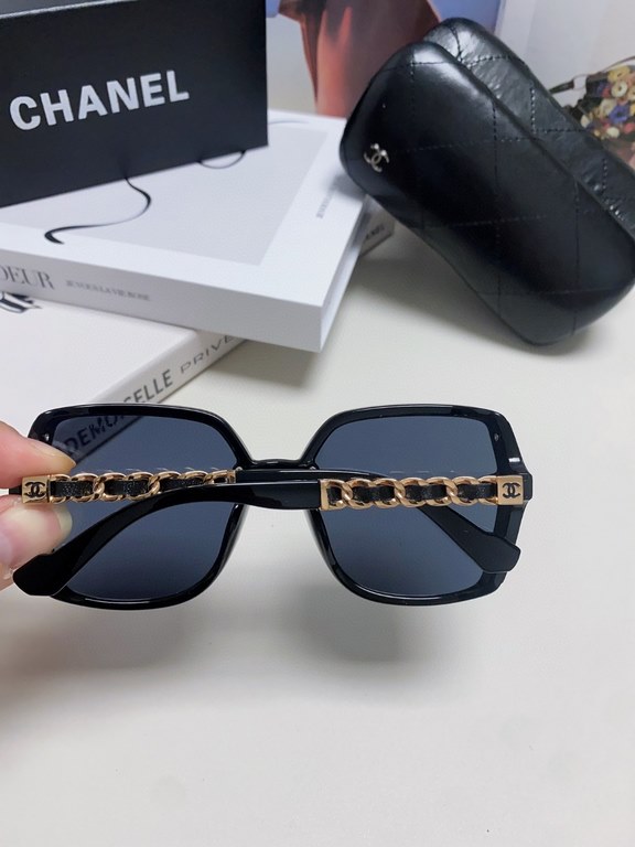 Chanel Chanel Europe and the United States outside the new sunglasses C family net red men and women models big brand sunglasses travel driving glasses trendy version with leather chain