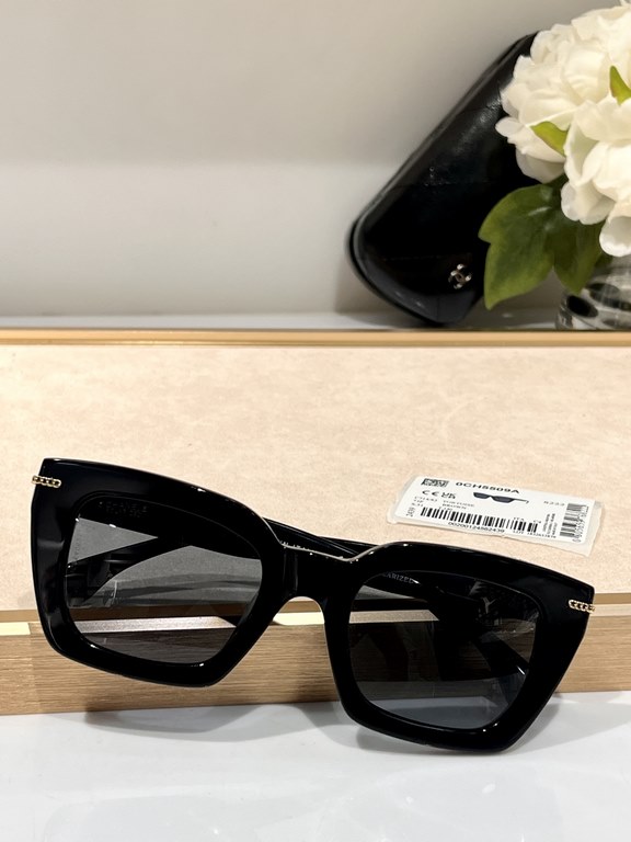 Specific polarized nylon lensesPolarizedCHAN Chanel Double C Women's Sunglasses CH5509Size51-22-140