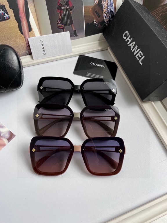 . New   CHANEL CHANEL original single quality women's polarized sunglasses   TR90 Material   Imported Polaroid HD polarized lenses. The official website synchronization sale, fashion atmosphere, travel essential models, 