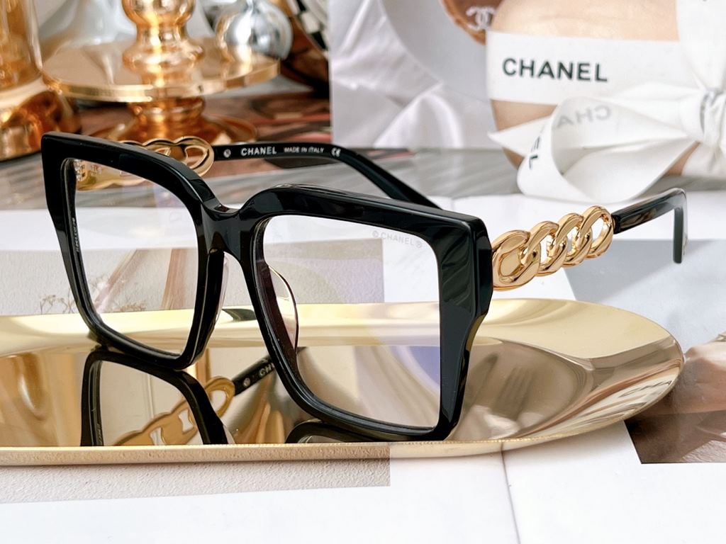 Chanel Model CH0731 Size 56 Mouth 20-145 Skinny Face Large Square Frame Sunglasses Super Handsome Twisted Metal Legs A must-have fashion item for the new year! Unisex    !