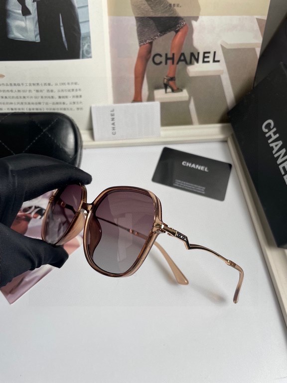 . New   CHANEL Chanel original single quality women's polarized sunglasses   imported Polaroid HD polarized lenses. The official website synchronization sale, fashion atmosphere, travel essential models, buy is to earn