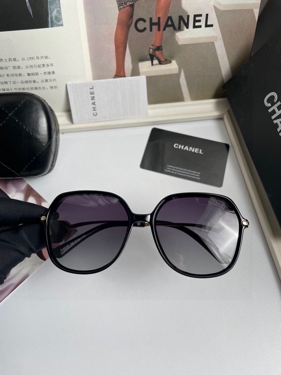 . New   CHANEL Chanel original single quality women's polarized sunglasses   imported Polaroid HD polarized lenses. The official website synchronization sale, fashion atmosphere, travel essential models, buy is to earn