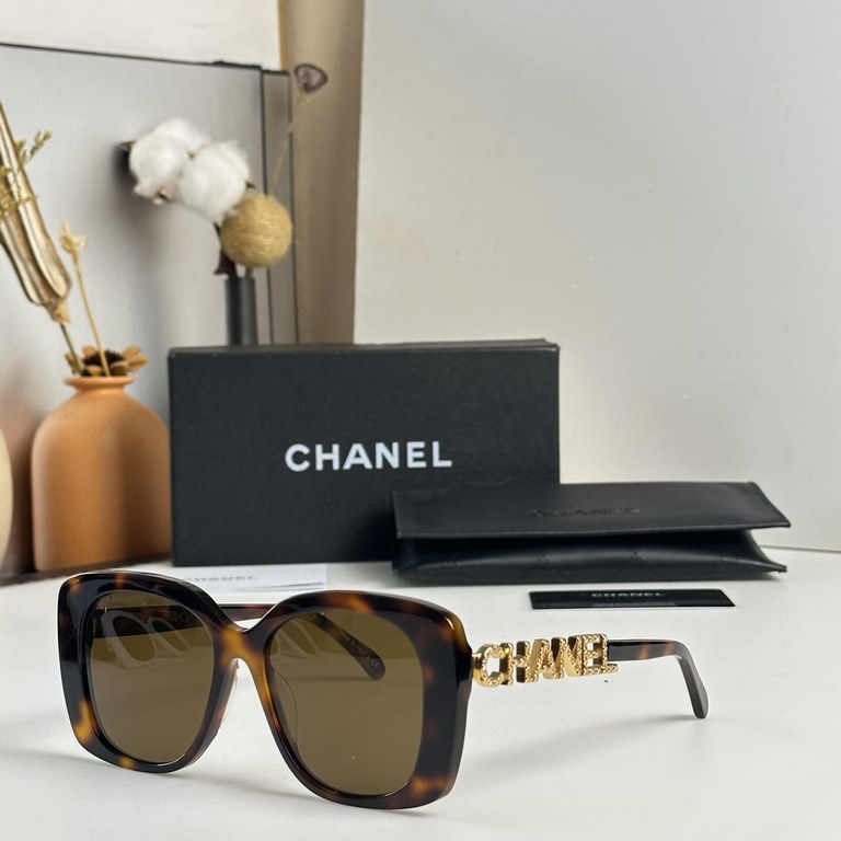 The original single authentic with diamonds. Goods high quality Barcode two-dimensional bag packaging This year's hot models [CHANEL] CHANEL CH5422B fashion sunglasses   CHANEL rectangular sunglasses letters mirror leg l