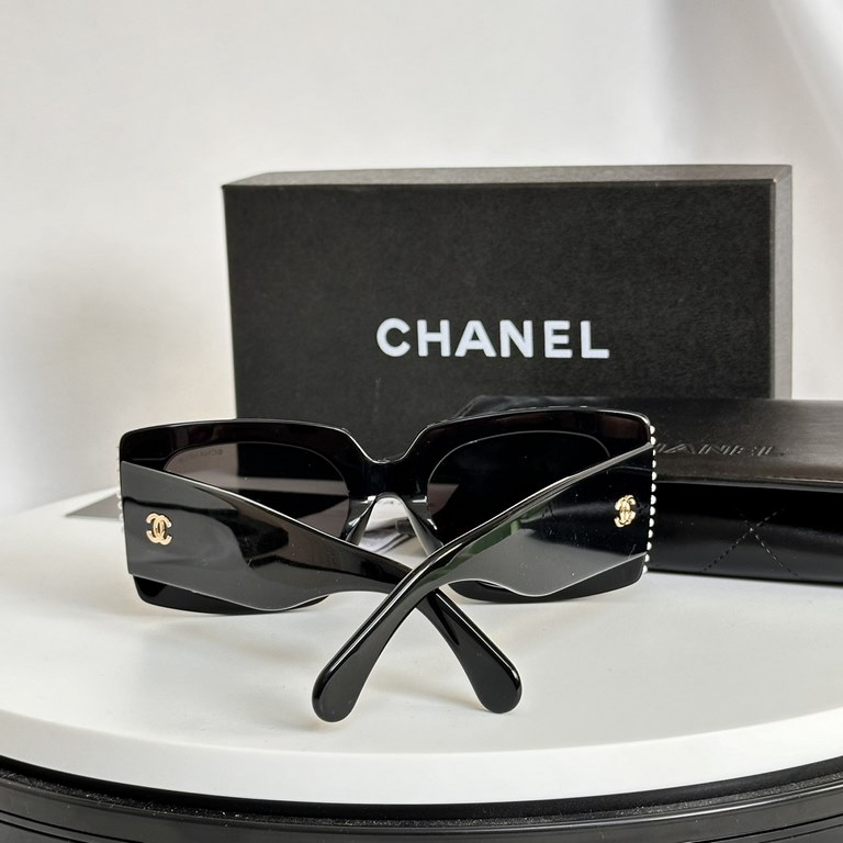 Very popular online model. In stock have their own code Explosion CH5480 size 52 20-145CHANEL super plus points sunglasses accessories ~!Low-key at the same time, the square box plus rhinestoneThe logo is very celebrity 