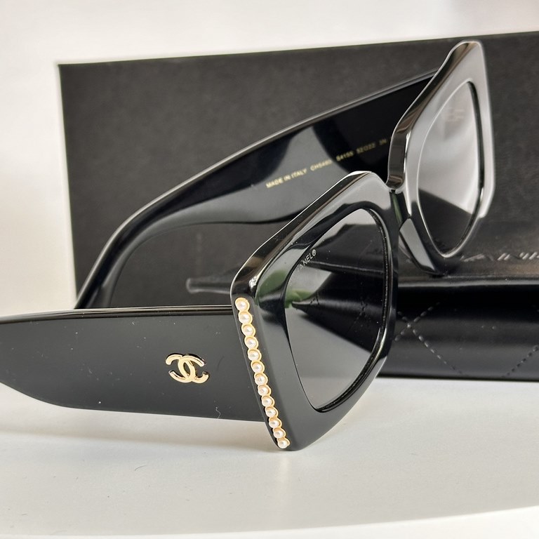 Very popular online model. In stock have their own code Explosion CH5480 size 52 20-145CHANEL super plus points sunglasses accessories ~!Low-key at the same time, the square box plus rhinestoneThe logo is very celebrity 