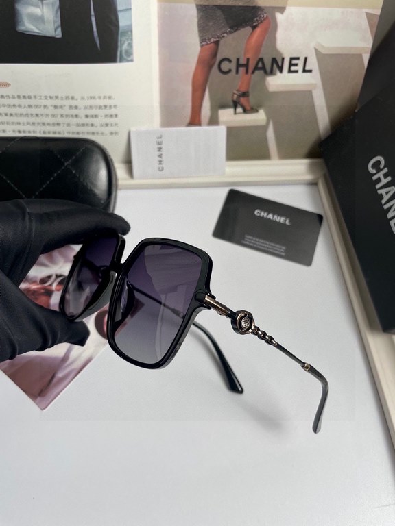 . New   CHANEL Chanel original single quality women's polarized sunglasses   imported Polaroid HD polarized lenses. The official website synchronization sale, fashion atmosphere, travel essential models, buy is to earn