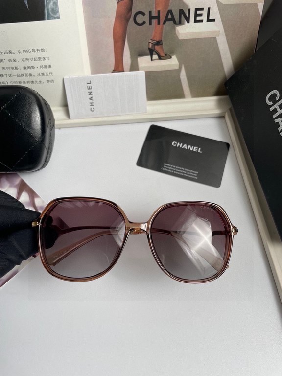 . New   CHANEL Chanel original single quality women's polarized sunglasses   imported Polaroid HD polarized lenses. The official website synchronization sale, fashion atmosphere, travel essential models, buy is to earn