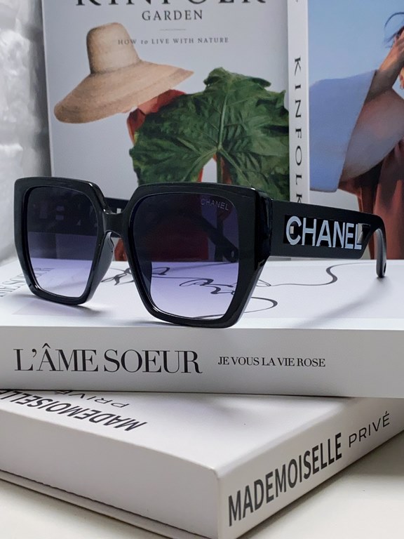 Chanel Chanel 2024 new English letters square box sunglasses female Korean version of the trend of hundred with sunglasses net red street shooting simple glasses