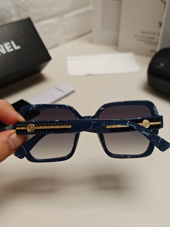 CHANEL Chanel 2024 new small perfume style sunglasses female UV protection driving special polarized glasses senior sense of big brand sunglasses