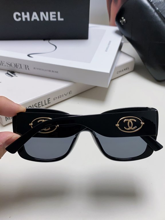 Chanel Chanel 2024 new show face sunglasses big small anti Trendy models with the same large LOGO ladies sunglasses