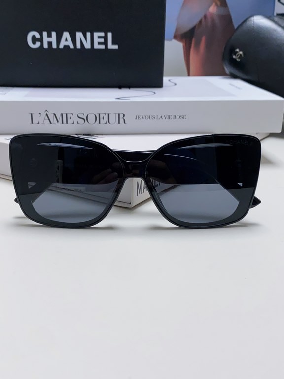 Chanel Chanel 2024 new show face sunglasses big small anti Trendy models with the same large LOGO ladies sunglasses