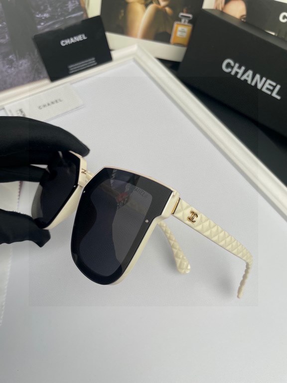 CHANEL Chanel Camellia Women's Polarized Sunglasses  TR Frame  Imported Polaroid HD Polarized Lenses,  Color 3 Color Options  (No. 2015)