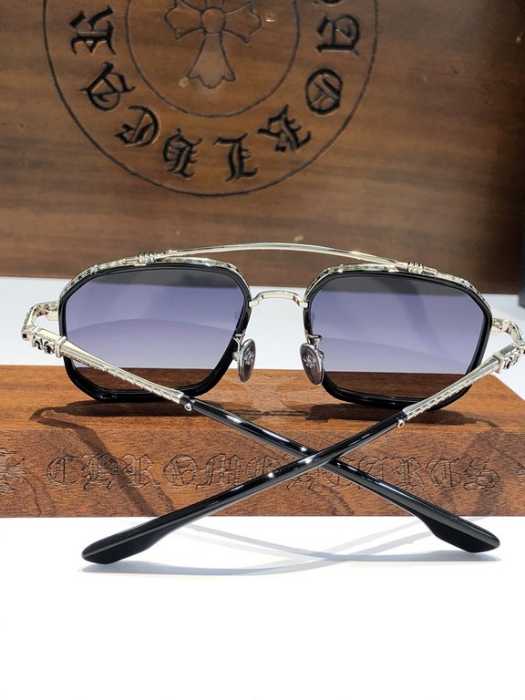 New Sunglasses Vintage Crocker Heart CHROME HEART Double-beam frame with clean and simple line design Titanium frameTitanium ring with laser engraved horseshoe pattern, personalized and exquisite.CH8153 SIZE55-19-147