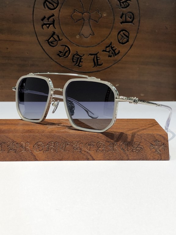 New Sunglasses Vintage Crocker Heart CHROME HEART Double-beam frame with clean and simple line design Titanium frameTitanium ring with laser engraved horseshoe pattern, personalized and exquisite.CH8153 SIZE55-19-147