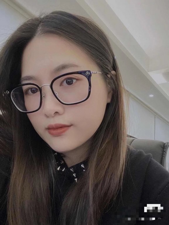 CHROME HEART pure titanium frameSimple cross flower and sword decoration, the whole eyeglasses have a very three-dimensional feelingGIZZNME SIZE52-22-148