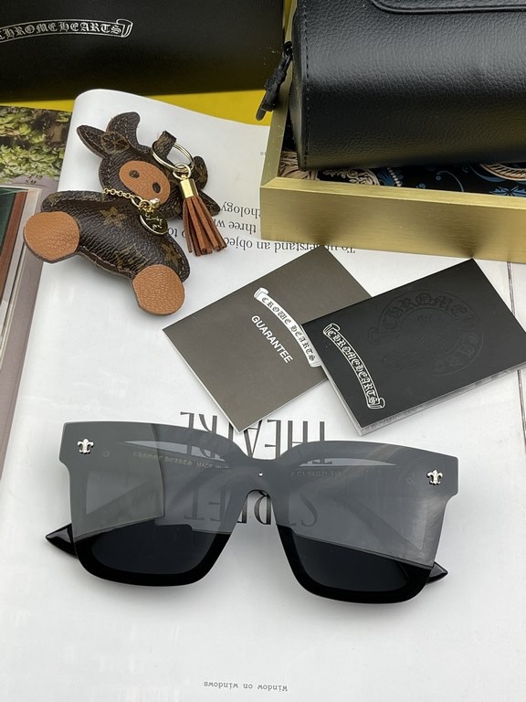 2022 newest models, Crocentric unisex models polarized sunglasses (can be matched with couples models) all colors back to the single arrival Material TR, high-definition continuous polarized lenses Model 5900