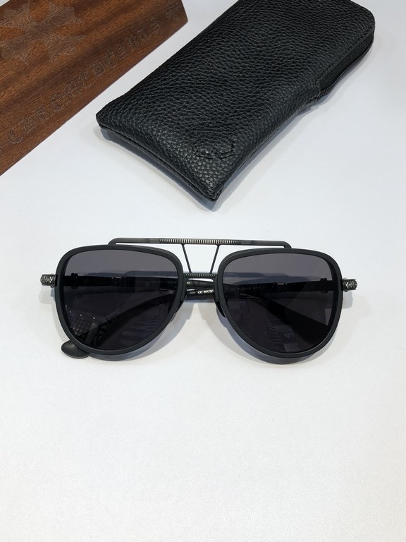 CHROME HEART - EYE SHADES - Designed with every detail in mind The classic toad shape makes these glasses even more wearable Heavy industrial biker leather jacket style High-end, functional sunglasses with blue-green col