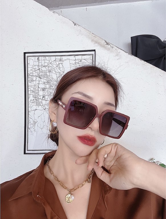 2022 newest models, Crocentric unisex models polarized sunglasses (can be matched with couples models) all colors back to the single arrival Material TR, high-definition continuous polarized lenses Model 5900