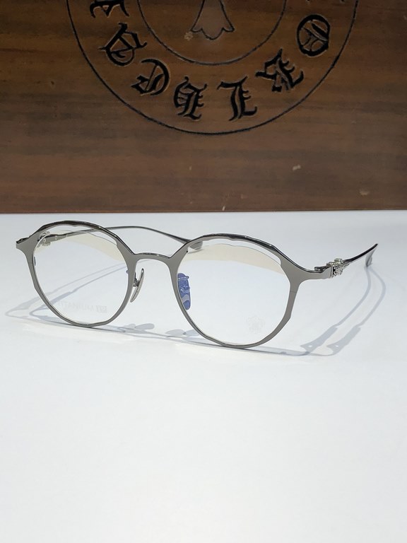 CHROME HEART new product! Personalized half-rimmed eyeglasses, thick titaniumBreaking the traditional design box of eyeglasses Rough texture of hand-drawn sketchesCreating a different fashion temperament CH8109size48-21-