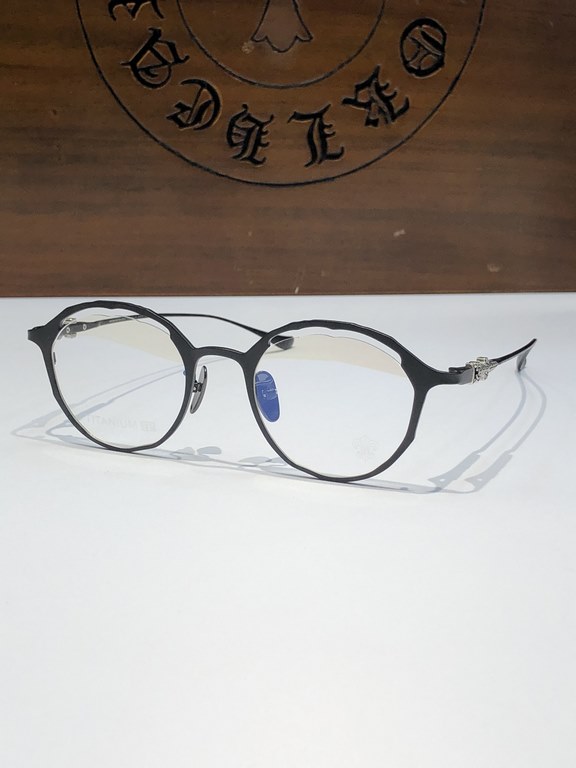 CHROME HEART new product! Personalized half-rimmed eyeglasses, thick titaniumBreaking the traditional design box of eyeglasses Rough texture of hand-drawn sketchesCreating a different fashion temperament CH8109size48-21-