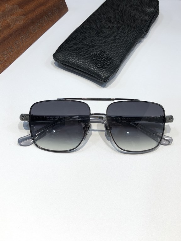 New sunglasses CHROME HEARTFashionable square frame, simple and atmospheric upscaleCH8180 SIZE58-16-154