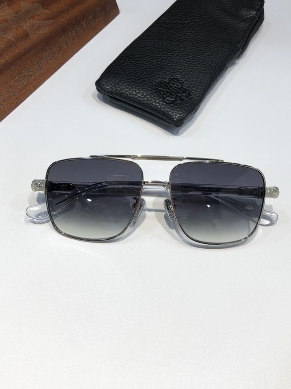 New sunglasses CHROME HEARTFashionable square frame, simple and atmospheric upscaleCH8180 SIZE58-16-154