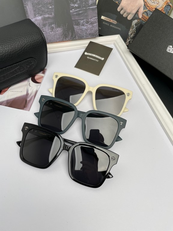 New. 2022Brand,   Crocentric men and women with the same original single polarized sunglasses   TR90 slice frames   Imported Polaroid high-definition polarized lenses. Large frame fashion sunglasses  , high-end leg desig