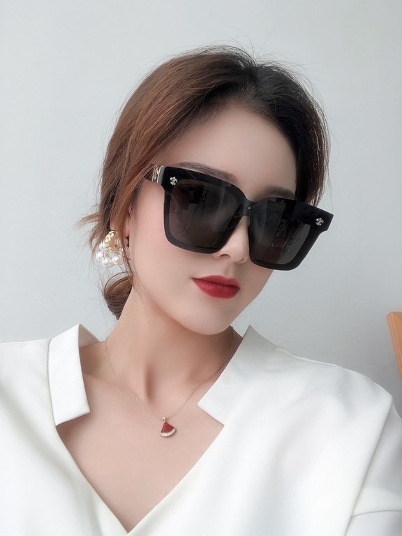 2023 newest models, Crocentric unisex models polarized sunglasses (can be matched with couples models) all colors back to the single arrival Material TR, high-definition continuous polarized lenses Model 5900