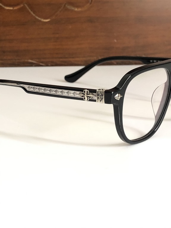 New CHROME HEART retro double beam large frame will be the old American classic punk elements into the details full of let you experience high-end qualityCH8167 SIZE 54-16-156